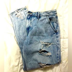 KanCan mom jeans. Size 31 regular. New without tags.
